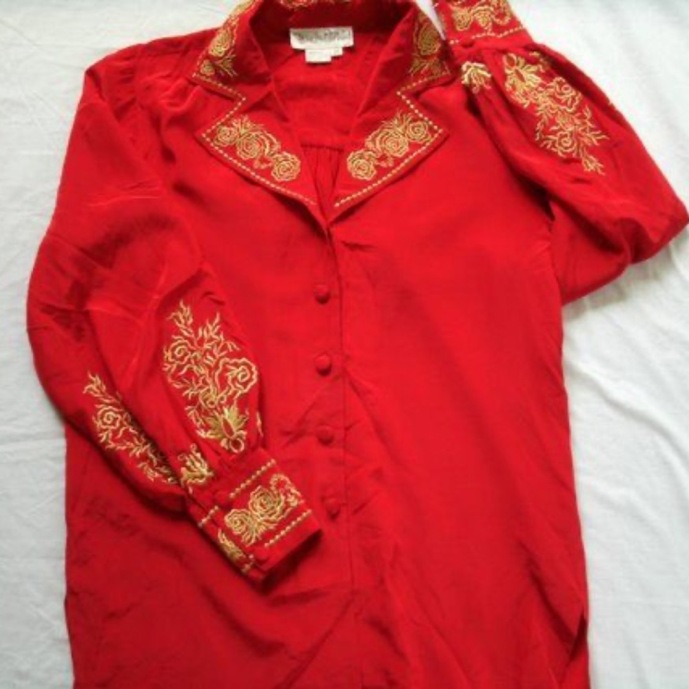 *VINTAGE* 80’s/90’s Diane Von Furstenburg Blouse❤️